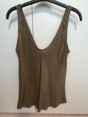 Babaton Olive Silk Scoop Tank